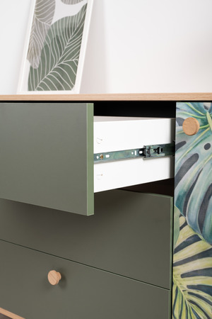Комод Маттиас 16.245 дымчатый зеленый K521, гикори рокфорд натуральный KO86 PW, белый PE шагрень, фотопечать